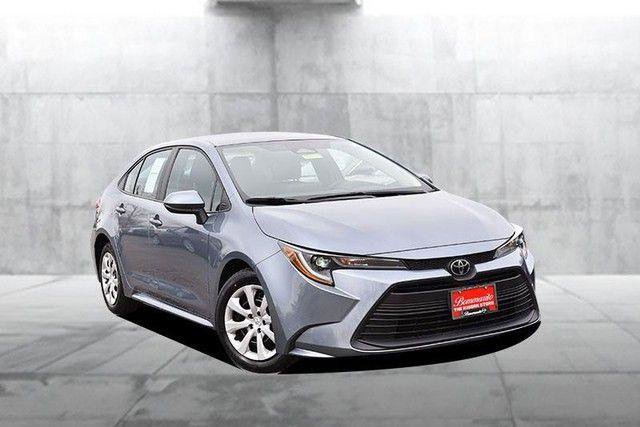 Used 2024 Toyota Corolla LE image 2