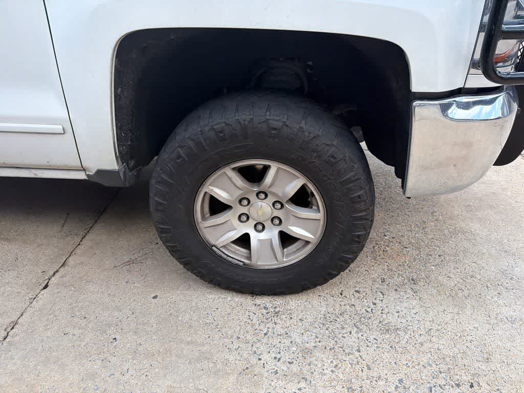 Used 2019 Chevrolet Silverado 1500 LT AWD/4WD image 4