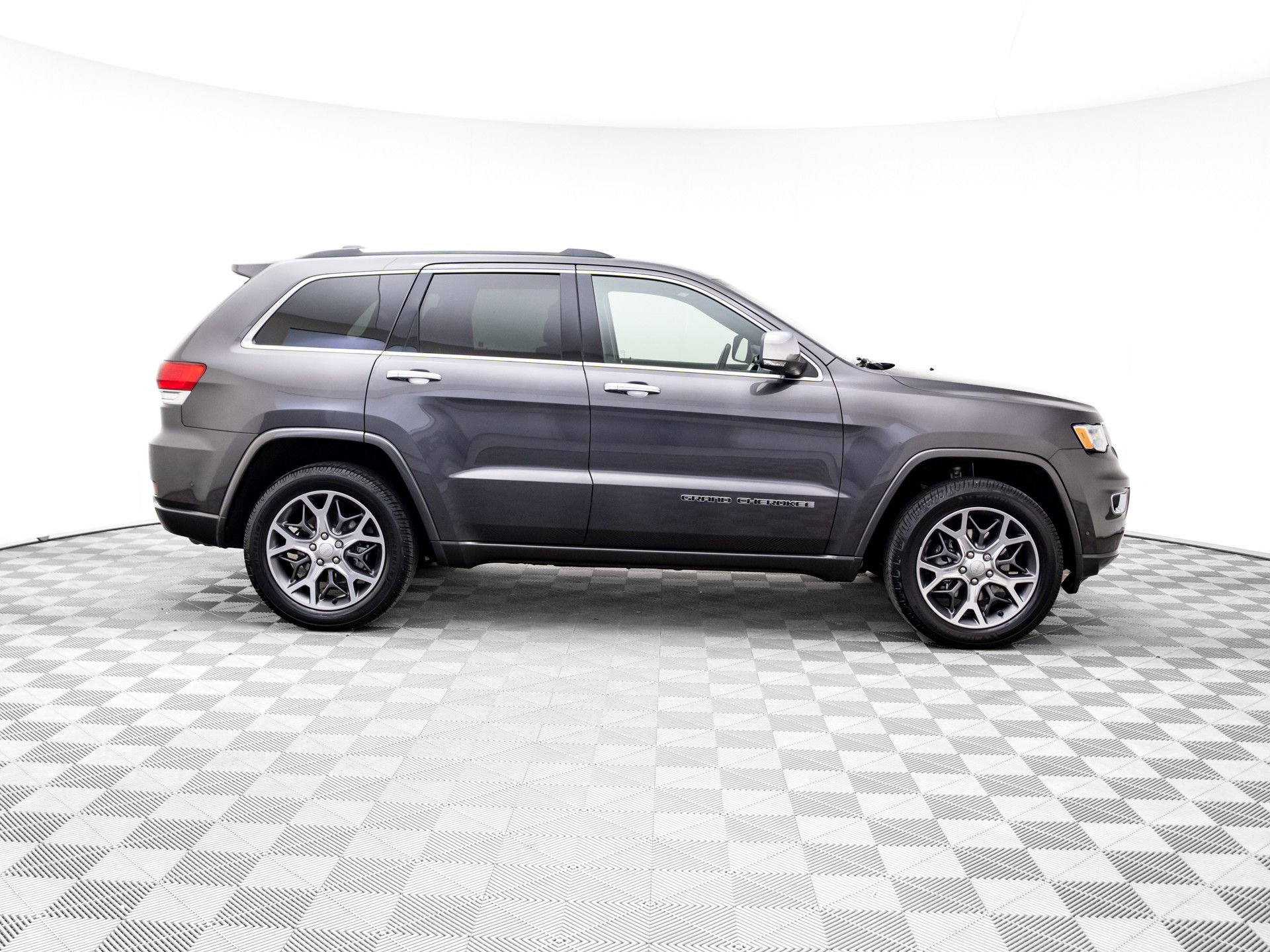 Used 2020 Jeep Grand Cherokee Overland image 6