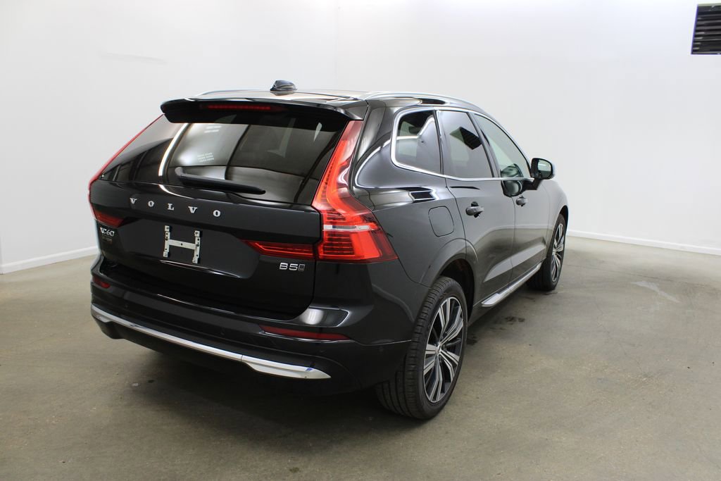 Used 2023 Volvo XC60 B5 Ultimate image 4