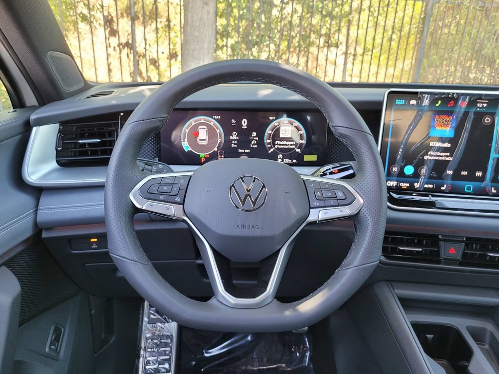 New 2026 Volkswagen Tiguan SE R-Line AWD/4WD image 16