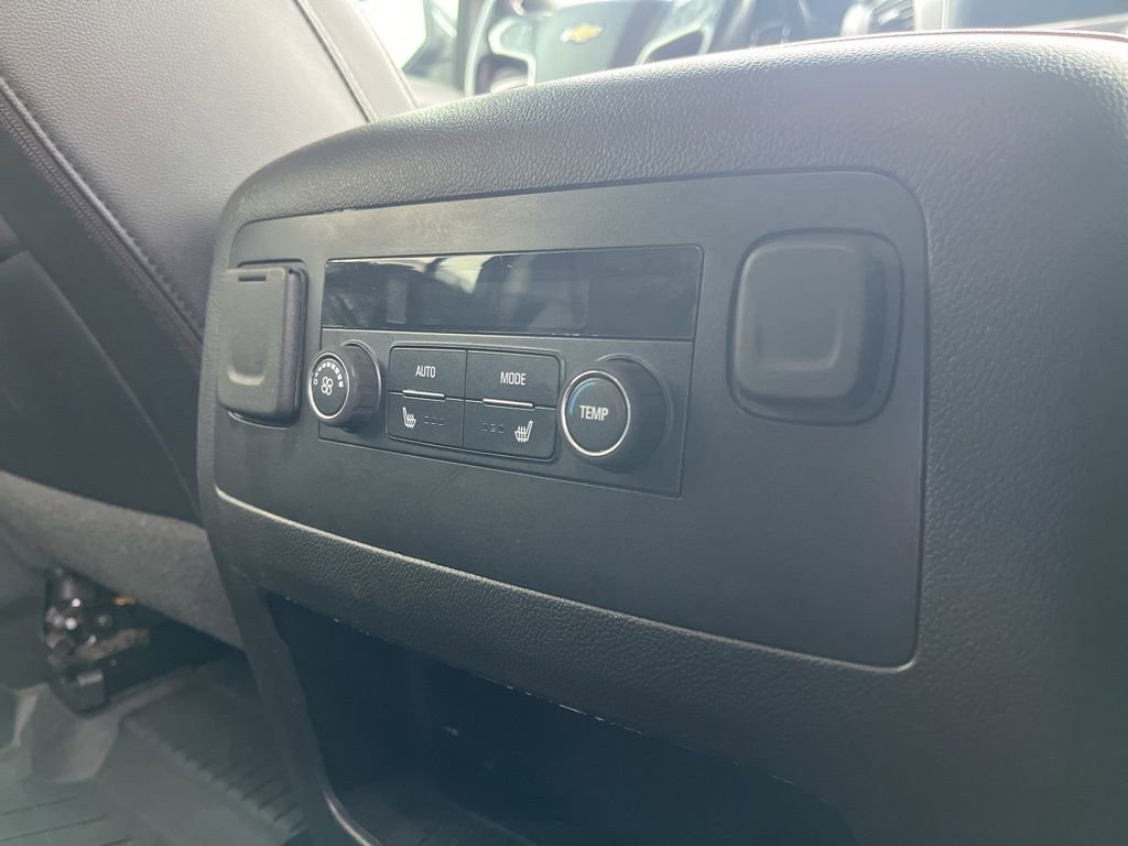 Used 2018 Chevrolet Suburban Premier image 24