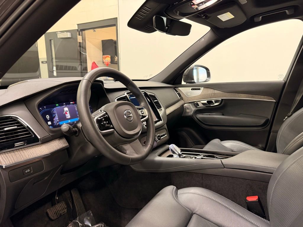 Used 2023 Volvo XC90 B6 Ultimate w/ Protection Package Premier image 11