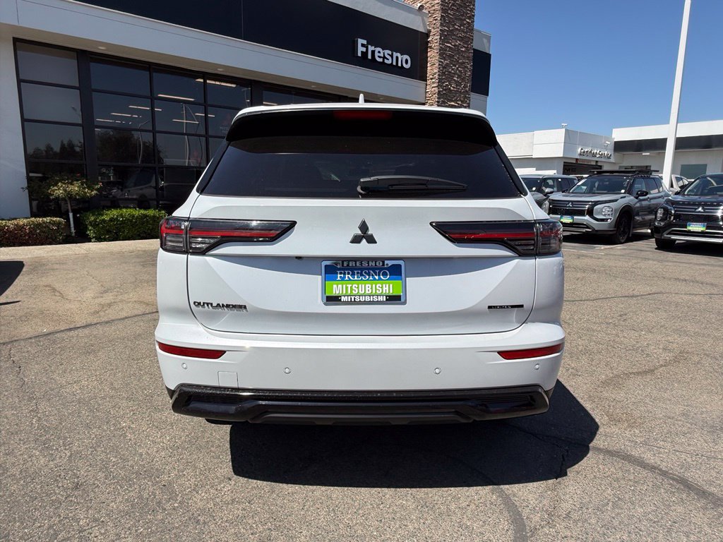 New 2026 Mitsubishi Outlander LE FWD image 9