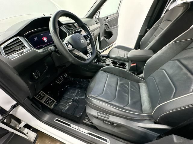Used 2022 Volkswagen Tiguan SEL R-Line AWD/4WD image 18