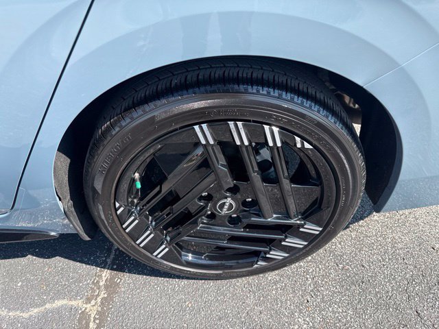 Used 2026 Nissan Sentra SR w/ SR Premium Package FWD image 11