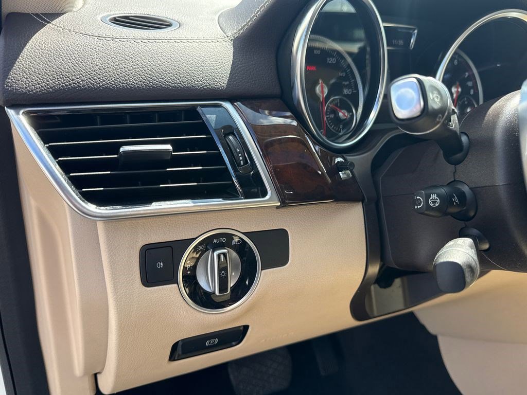 Used 2019 Mercedes-Benz GLS 450 4MATIC image 23