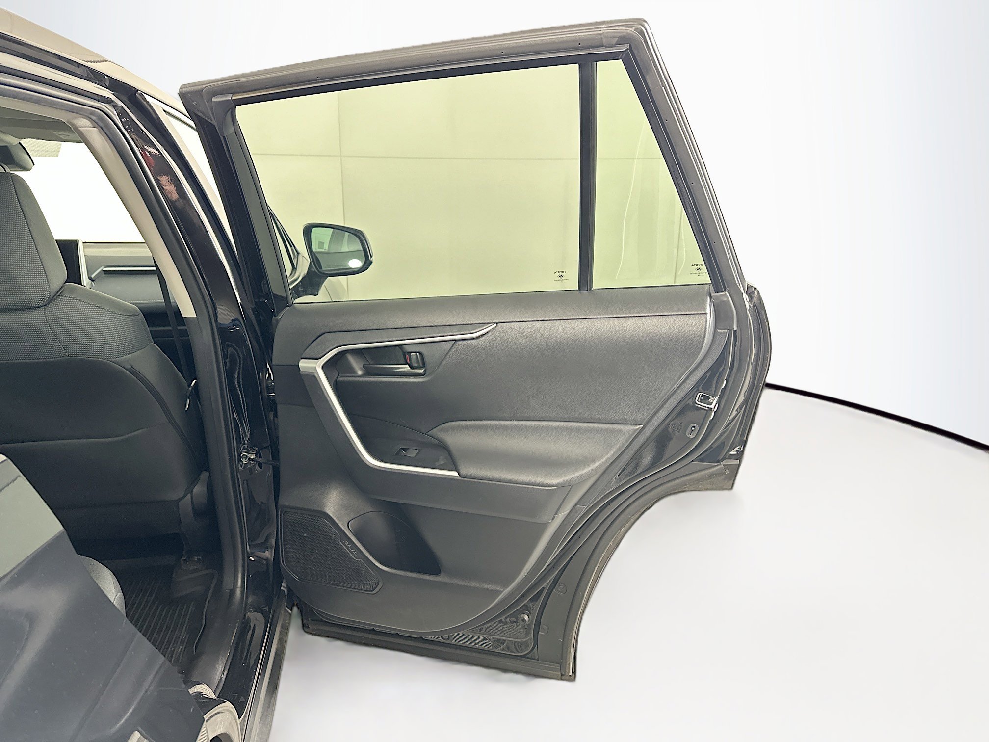 Used 2025 Toyota RAV4 LE image 28