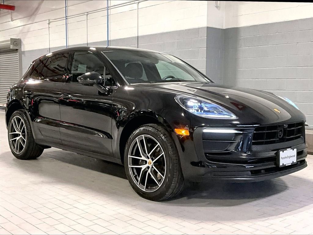 Used 2025 Porsche Macan image 7