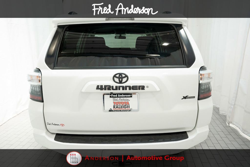 Used 2019 Toyota 4Runner SR5 AWD/4WD image 4