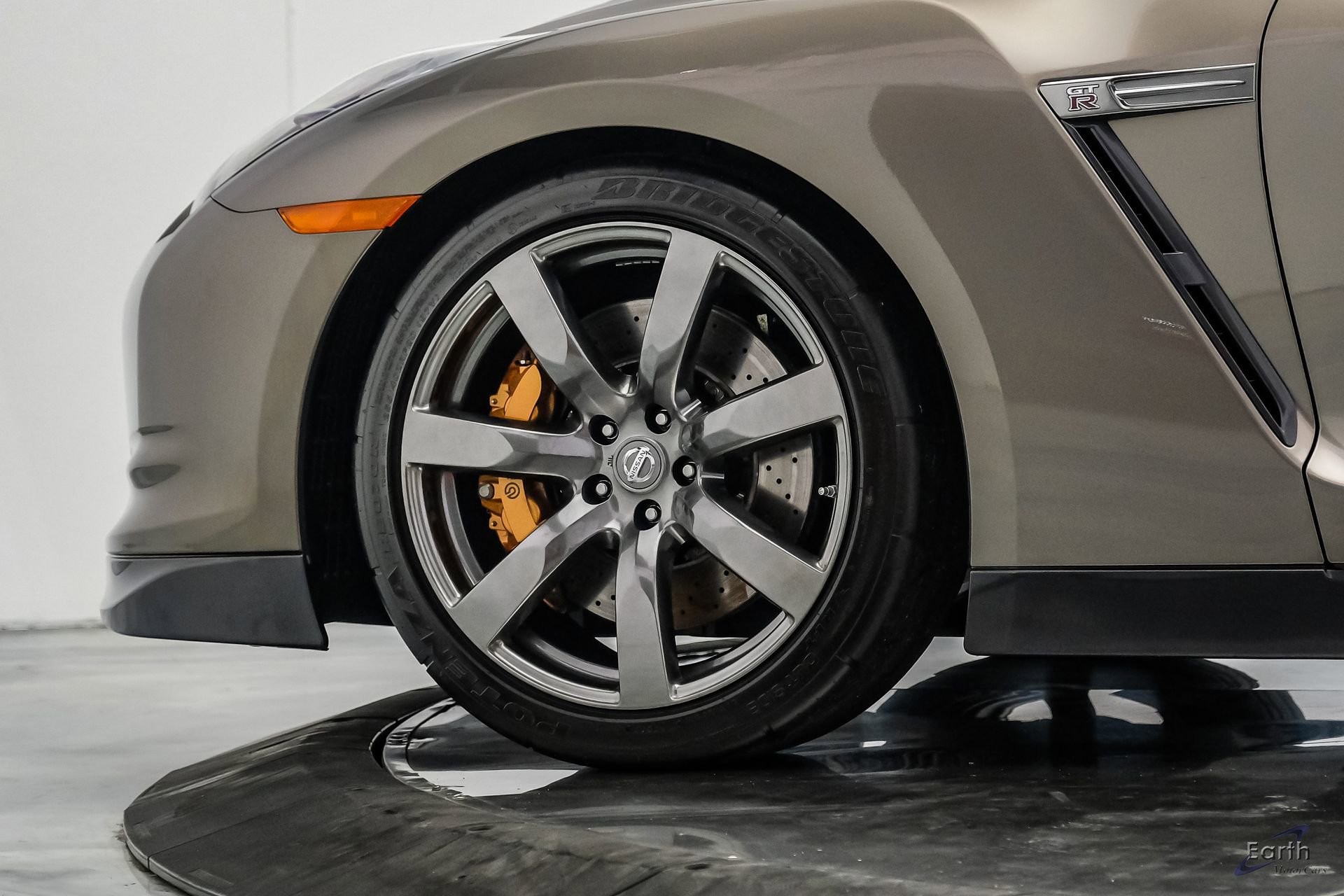 Used 2009 Nissan GT-R Premium AWD/4WD image 95