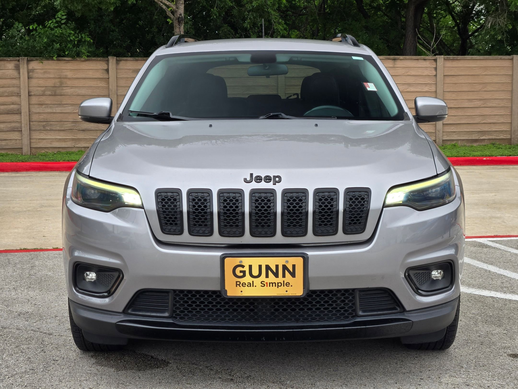 Used 2019 Jeep Cherokee Latitude Plus FWD image 5