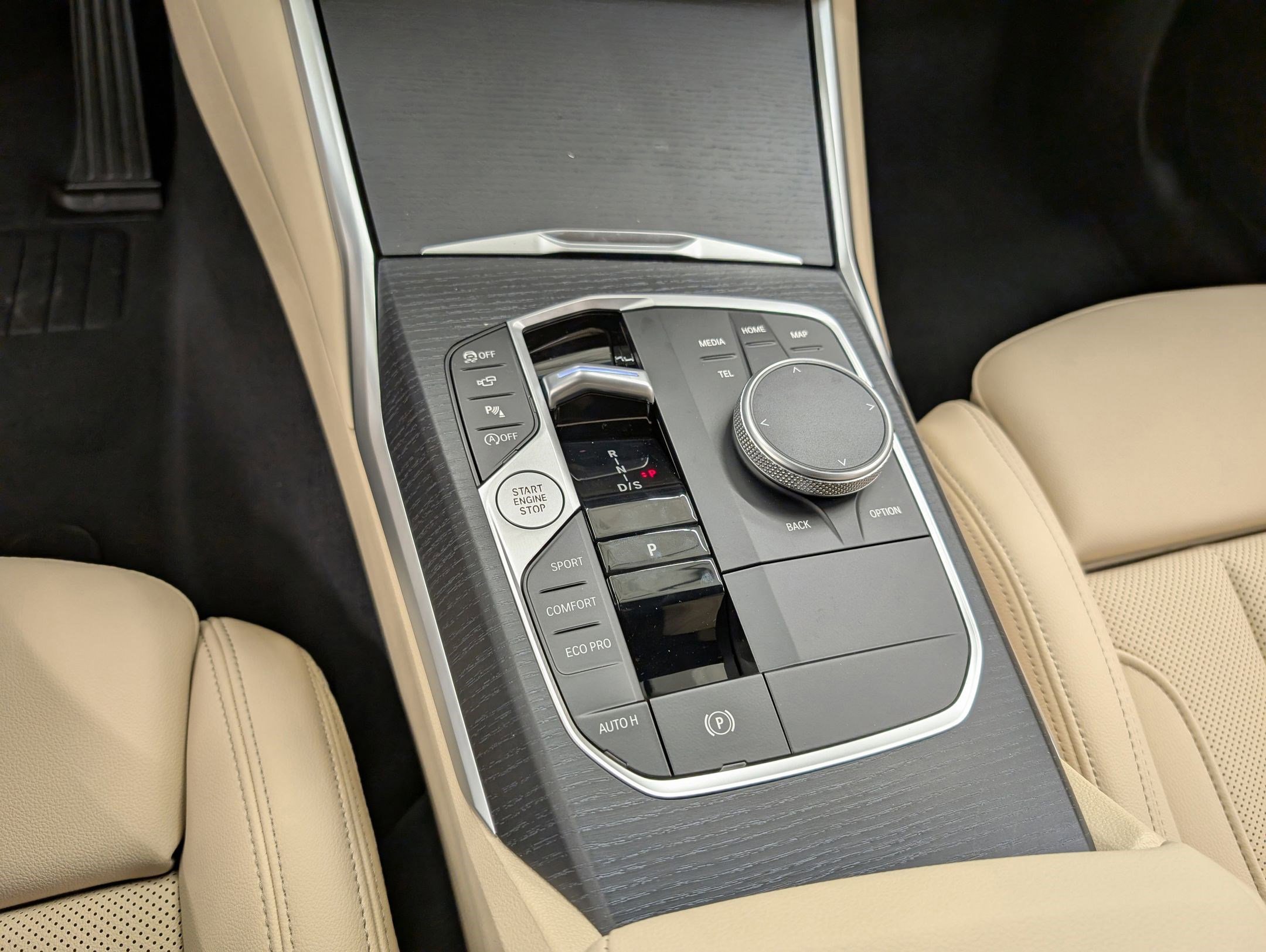 Used 2025 BMW 330i xDrive Sedan w/ Premium Package image 14