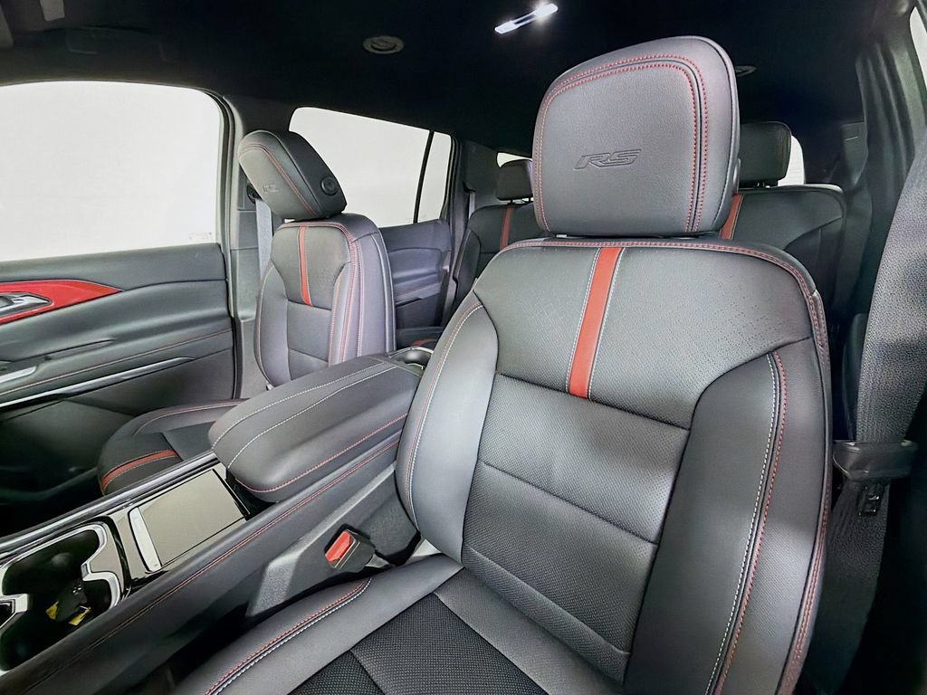 New 2026 Chevrolet Traverse RS w/ LPO, Floor Liner Package AWD/4WD image 11