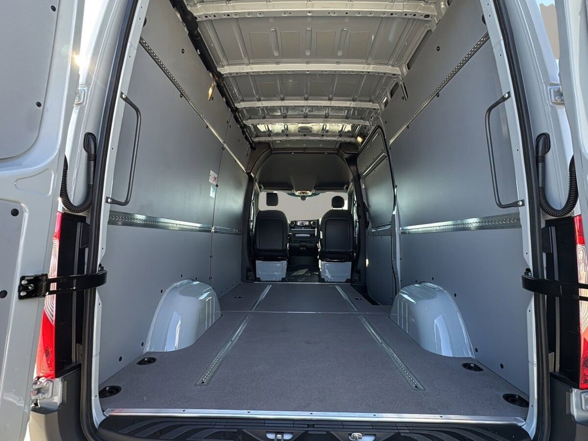 New 2026 Mercedes-Benz Sprinter 2500 image 13