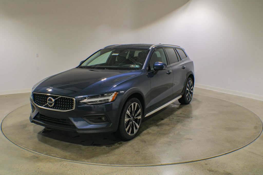 New 2026 Volvo V60 B5 Cross Country Ultra w/ Climate Package AWD/4WD image 1
