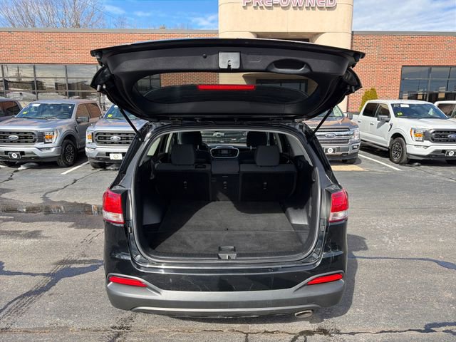 Used 2017 Kia Sorento LX image 11