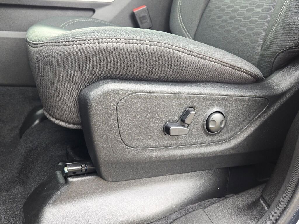 New 2026 RAM 1500 4x4 Crew Cab image 23