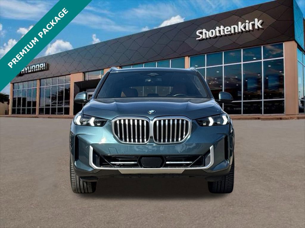 Used 2024 BMW X5 sDrive40i w/ Parking Assistance Package image 2