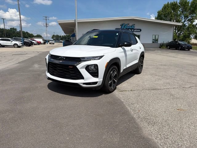 Used 2023 Chevrolet TrailBlazer RS w/ Convenience Package FWD image 2
