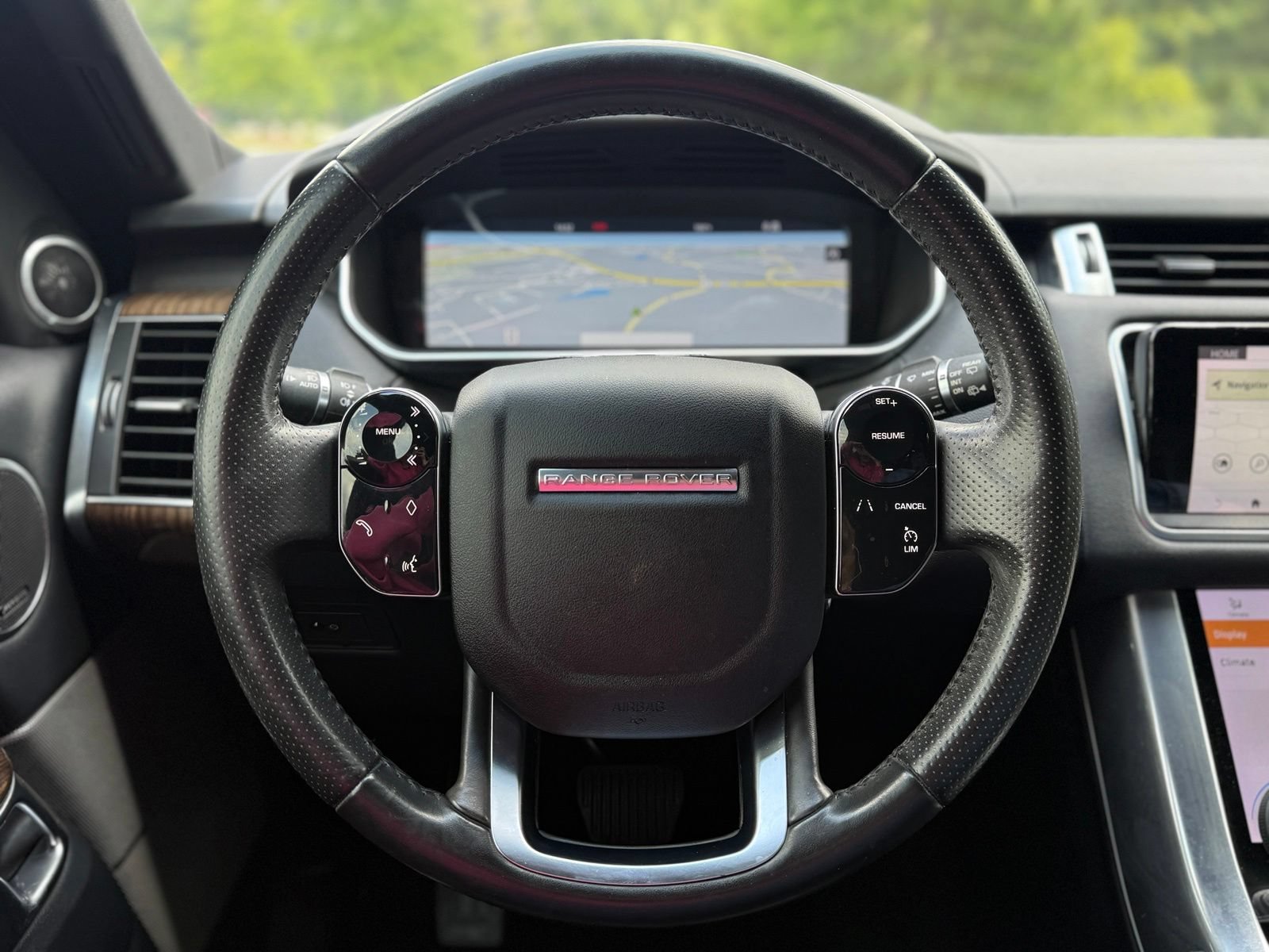Used 2018 Land Rover Range Rover Sport HSE AWD/4WD image 25
