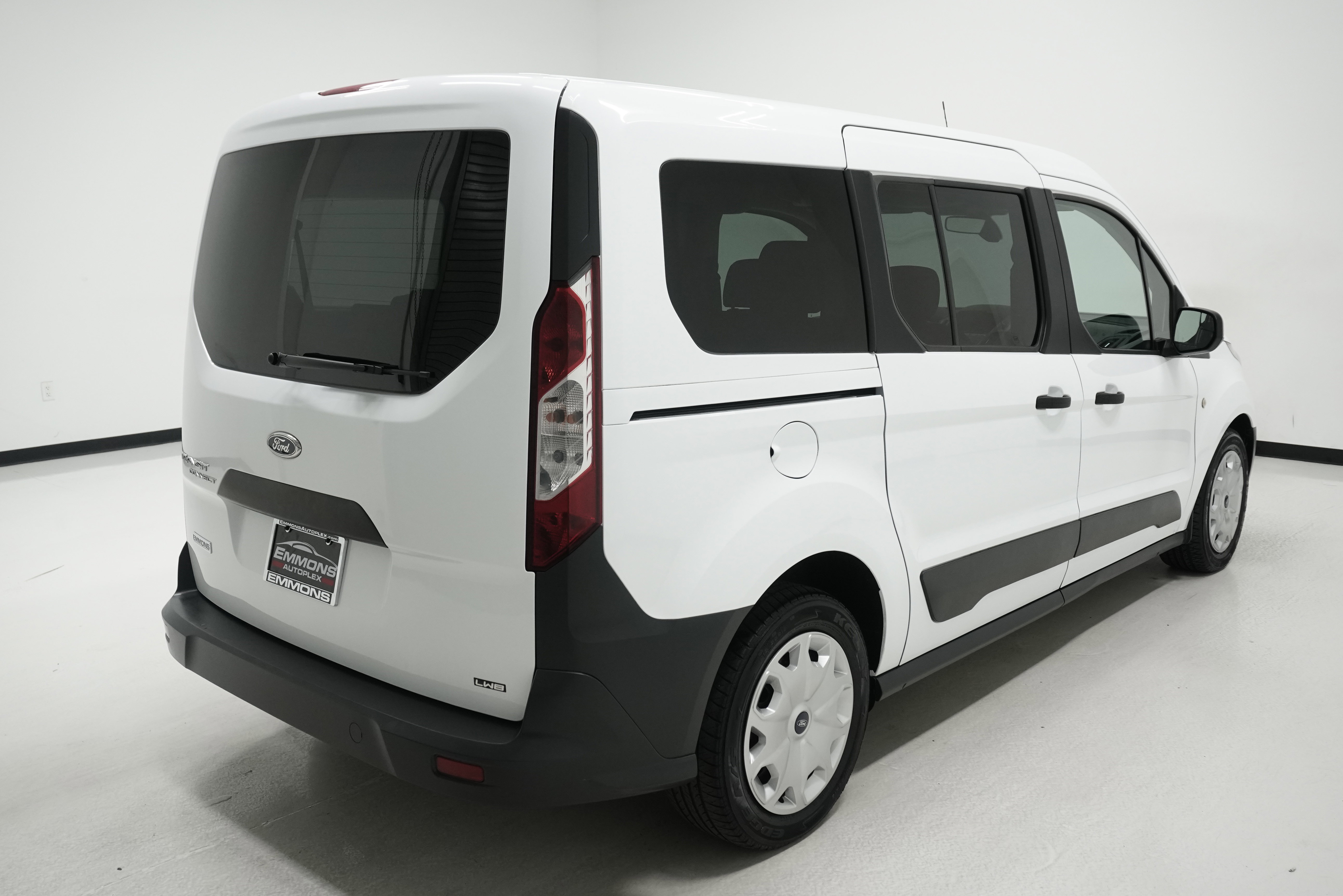 Used 2016 Ford Transit Connect XL image 4