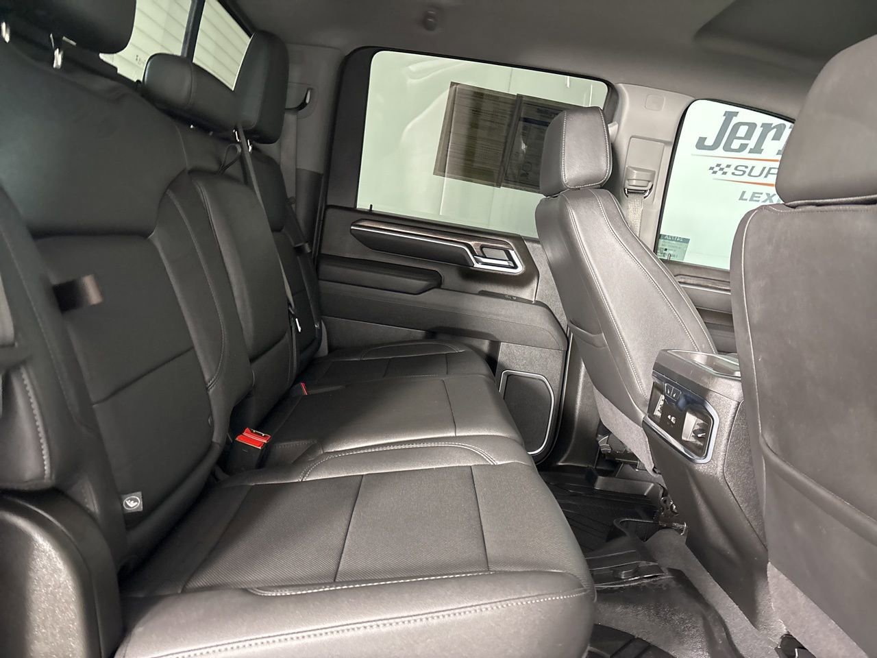 Used 2025 Chevrolet Silverado 3500 LTZ w/ LTZ Premium Package image 24