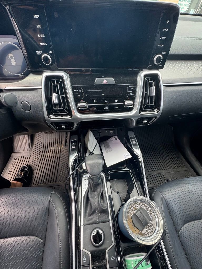 Used 2023 Kia Sorento SX AWD/4WD image 7