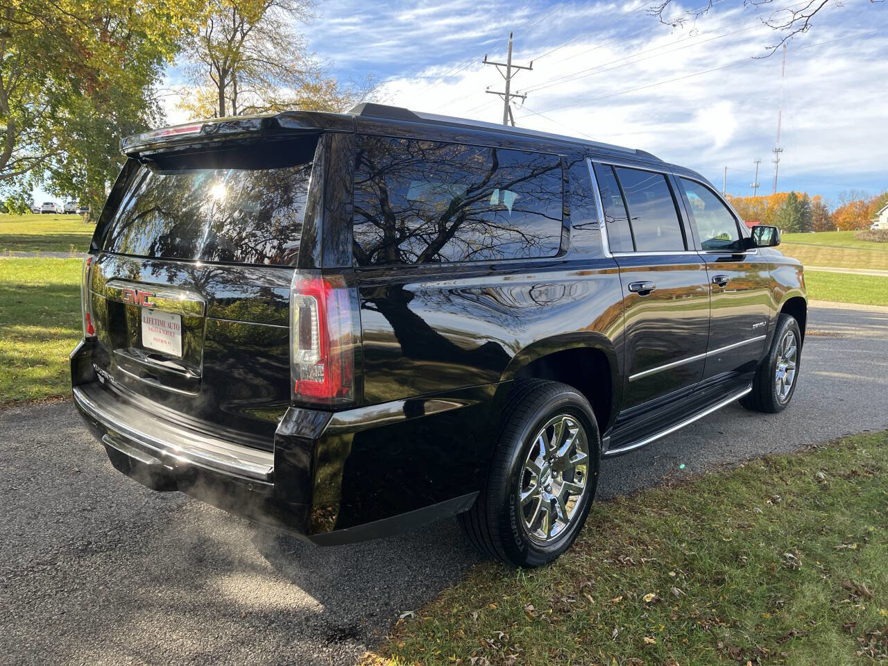 Used 2018 GMC Yukon XL Denali w/ Open Road Package image 5