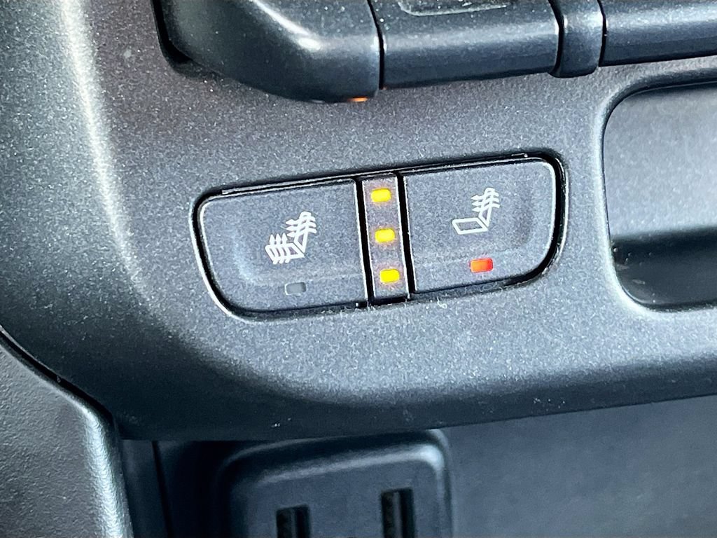 Used 2022 Chevrolet Colorado Z71 AWD/4WD image 19
