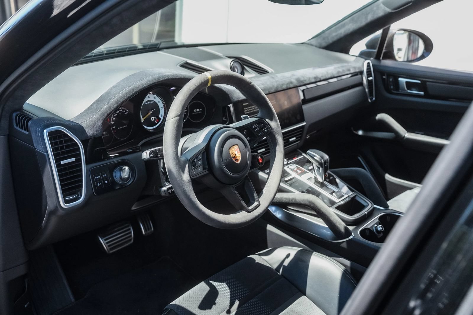 Used 2023 Porsche Cayenne Turbo GT AWD/4WD image 4