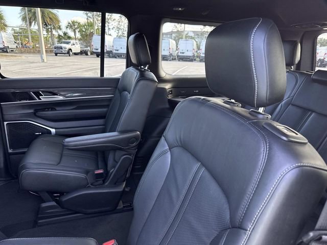 Used 2022 Jeep Wagoneer Series III w/ Flexible Seating Group image 11