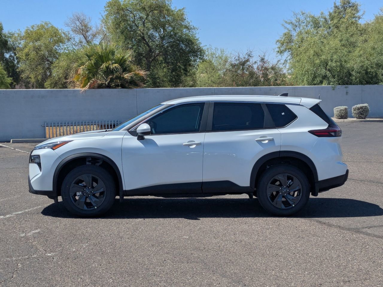 New 2026 Nissan Rogue SV FWD image 4