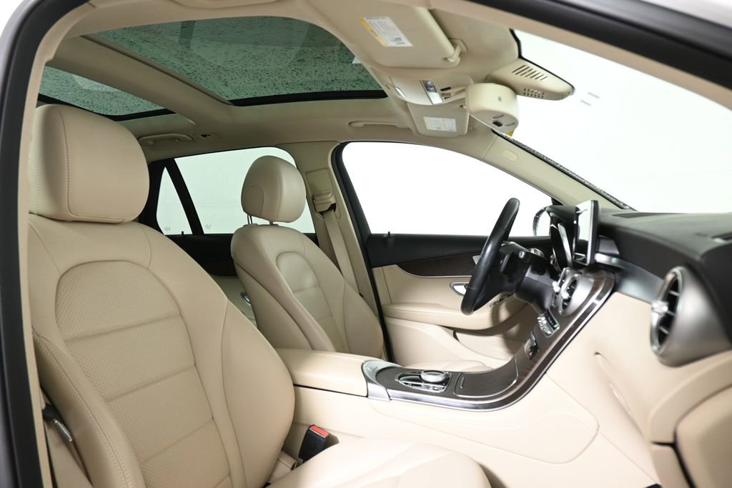 Used 2019 Mercedes-Benz GLC 300 4MATIC image 27