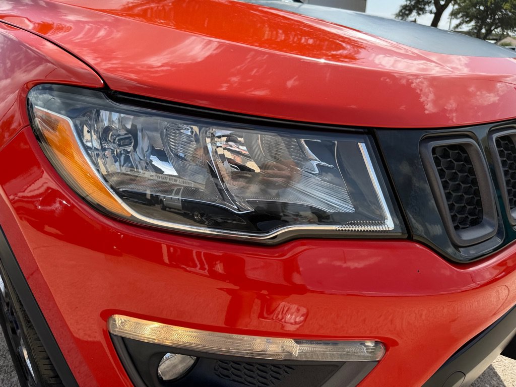Used 2017 Jeep Compass Trailhawk w/ Leather Interior Group AWD/4WD image 12
