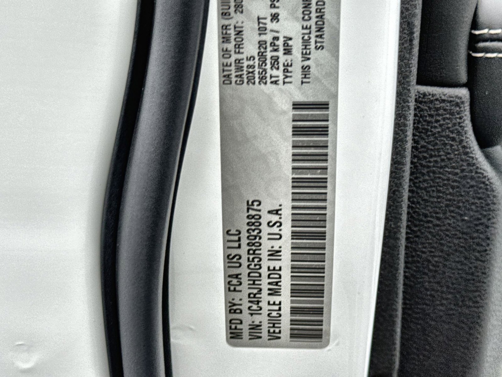 Used 2024 Jeep Grand Cherokee Overland w/ Luxury Tech Group IV image 29