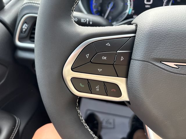 New 2027 Chrysler Pacifica Select AWD/4WD image 12