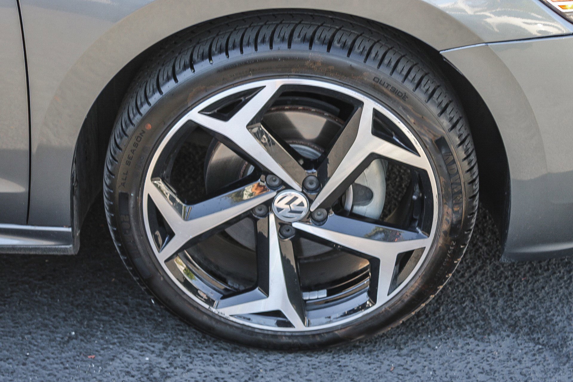 Used 2021 Volkswagen Passat 2.0T R-Line image 11