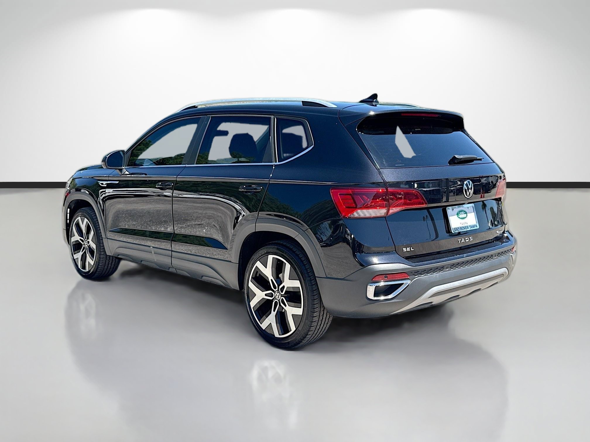 Used 2022 Volkswagen Taos SEL AWD/4WD image 3
