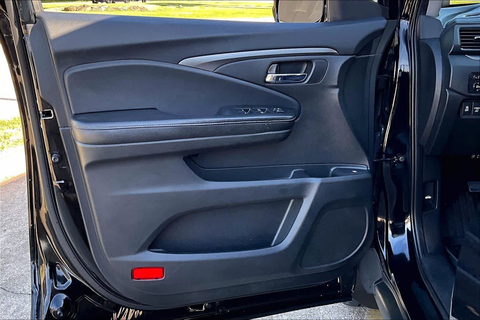 Used 2018 Honda Ridgeline Sport image 22