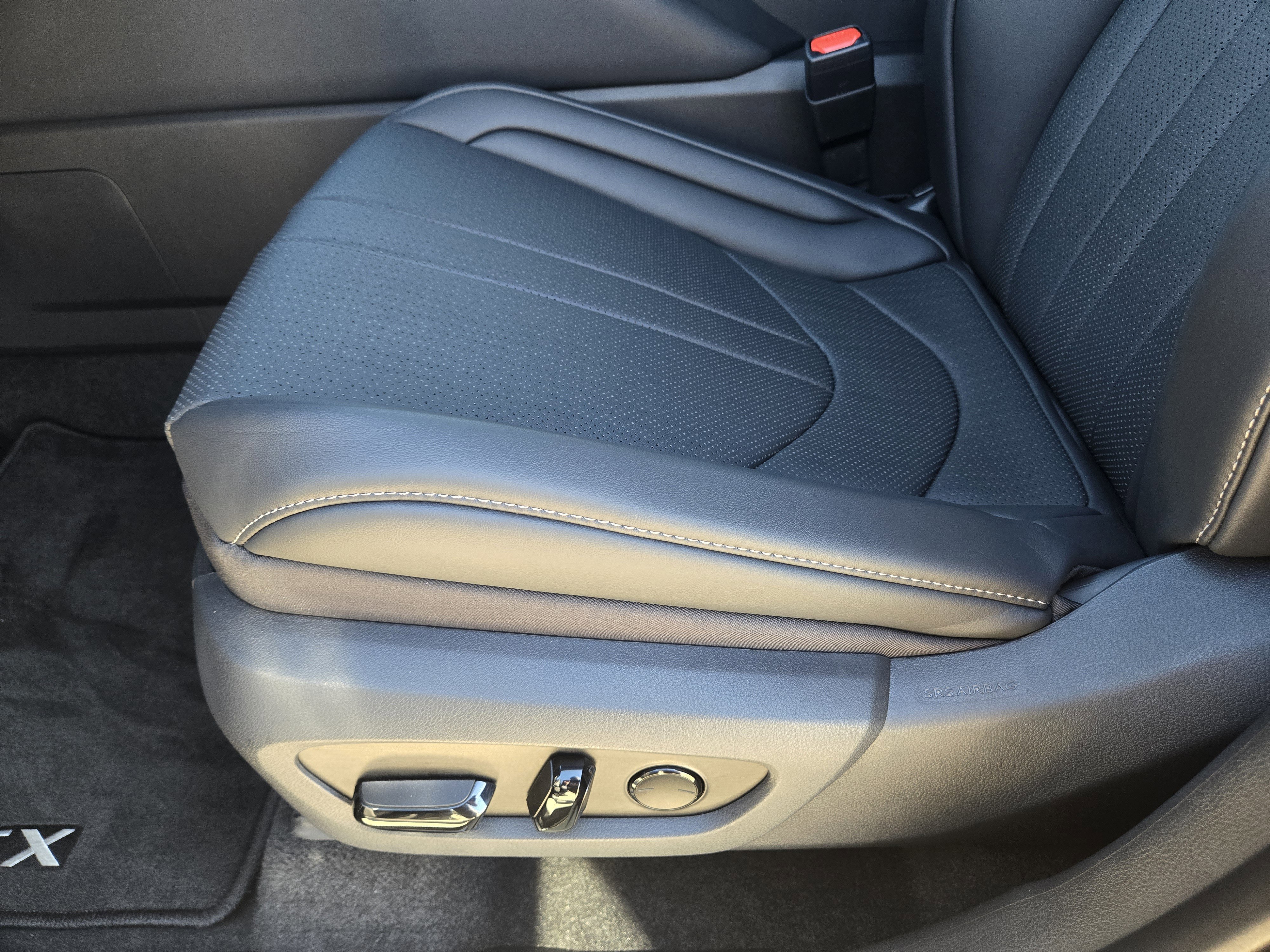 New 2026 Lexus TX 500h AWD image 18