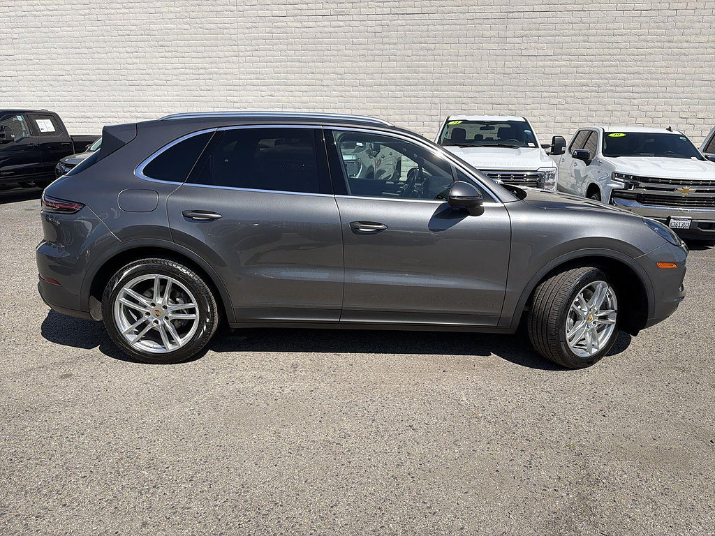 Used 2023 Porsche Cayenne AWD/4WD image 4