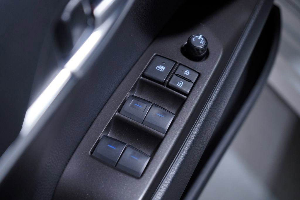 Used 2024 Toyota Camry SE image 16