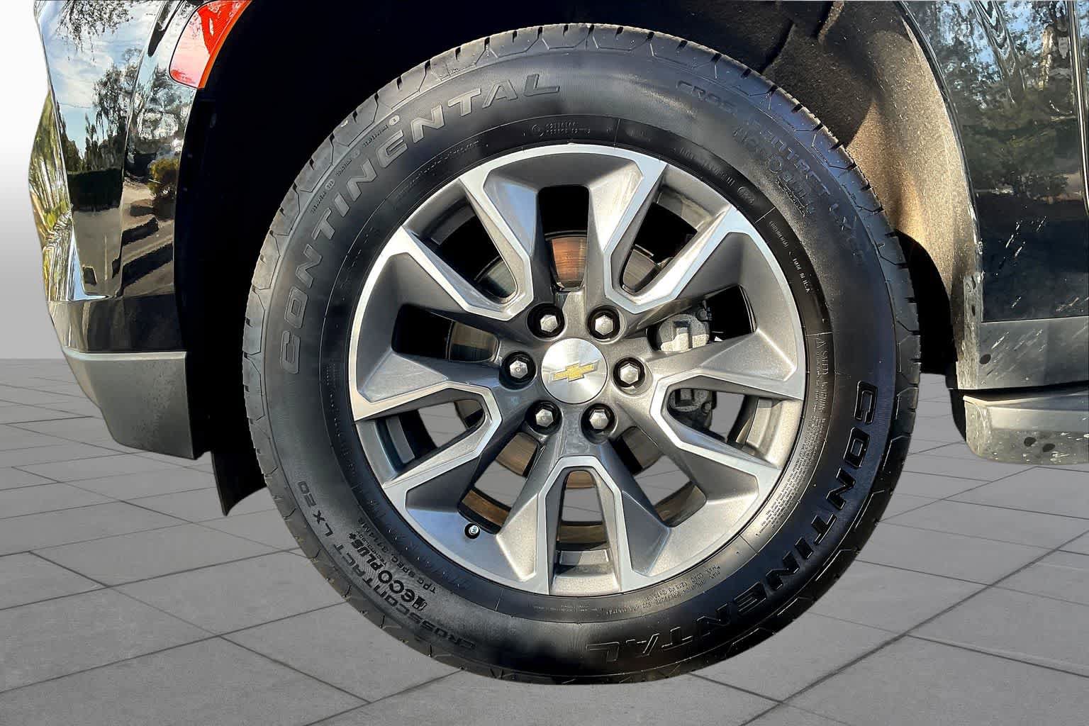 Used 2021 Chevrolet Tahoe LT w/ Luxury Package RWD image 10