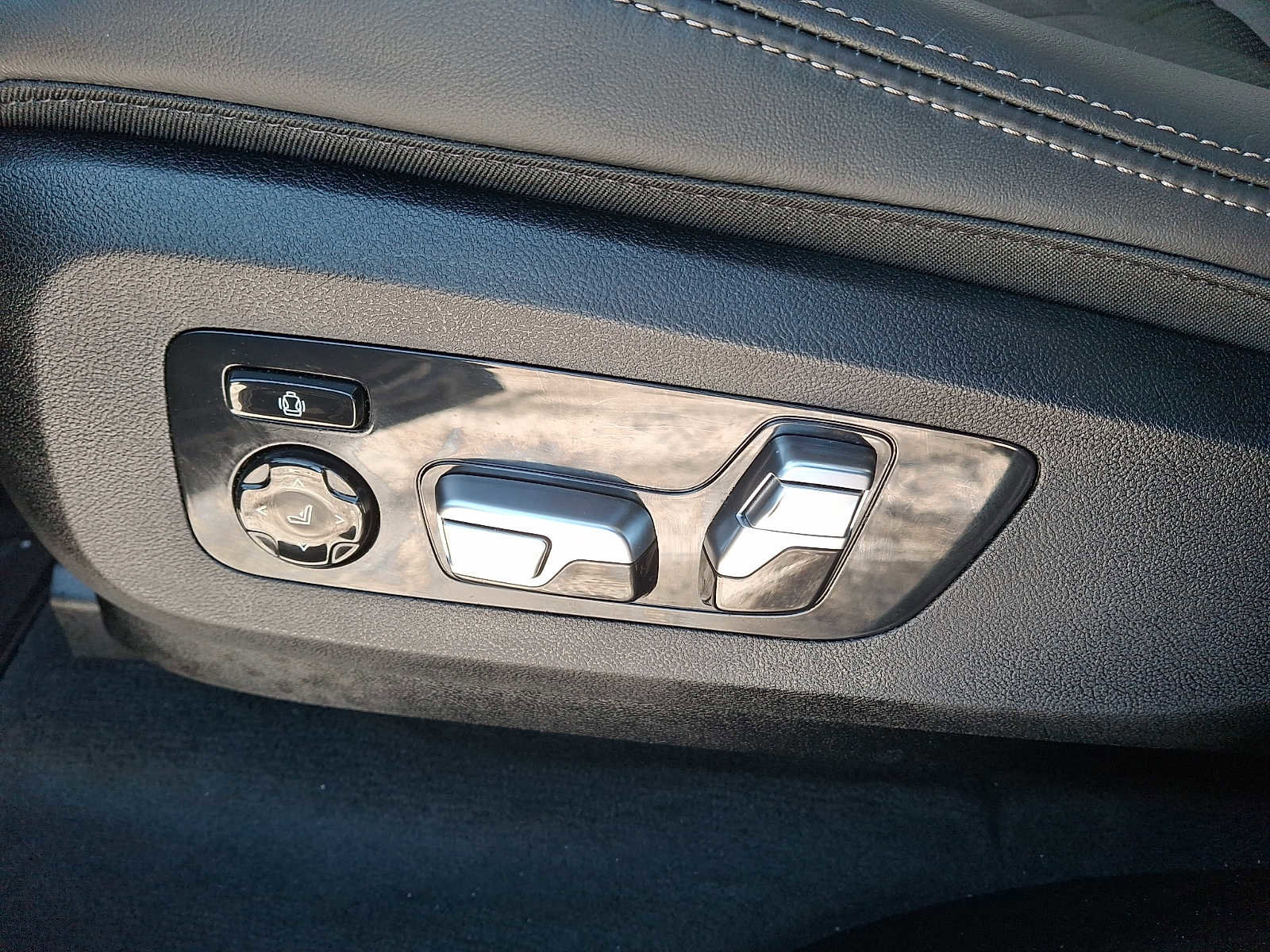 Used 2026 BMW X7 xDrive40i image 8