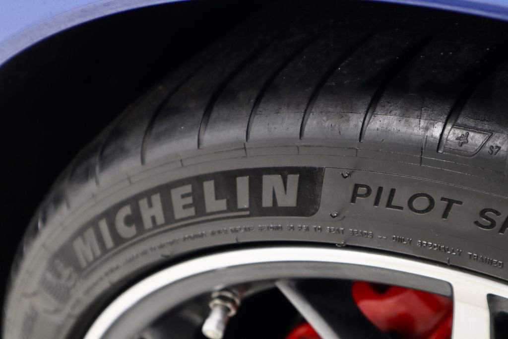 Used 2021 Chevrolet Corvette Stingray Premium Cpe w/ Z51 Performance Package image 23