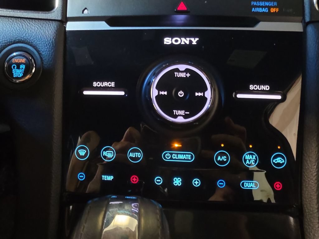 Used 2018 Ford Taurus Limited w/ Driver Assist Package FWD image 16