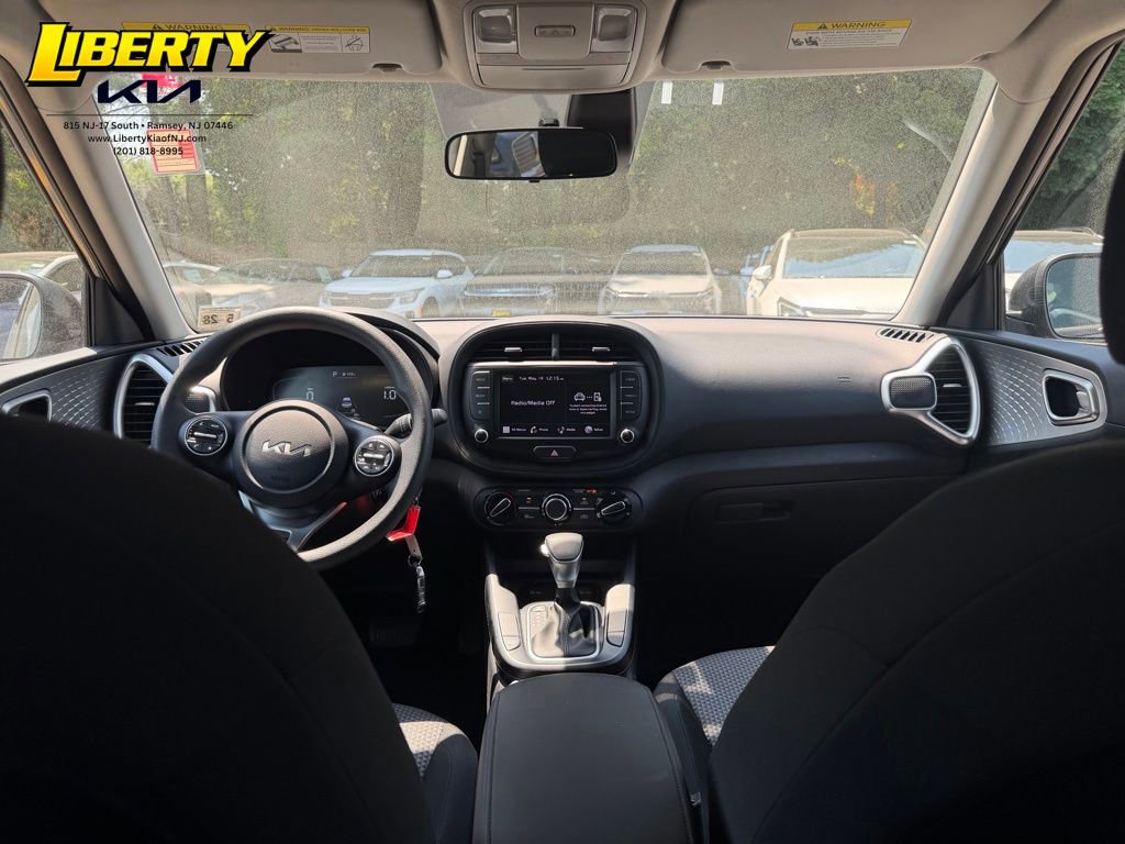 Used 2023 Kia Soul LX FWD image 12