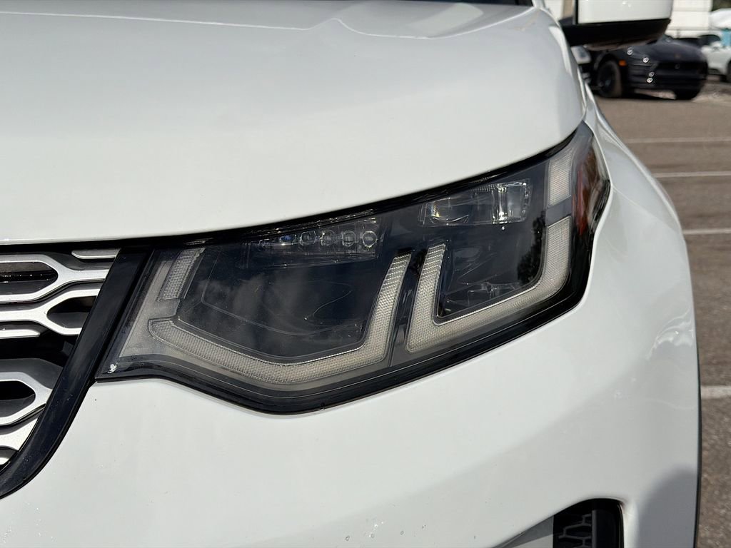 Used 2020 Land Rover Discovery Sport SE image 9