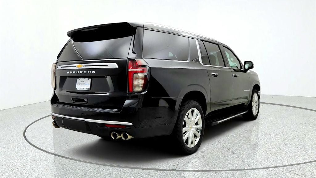 Used 2023 Chevrolet Suburban High Country w/ Advanced Technology Package AWD/4WD image 5